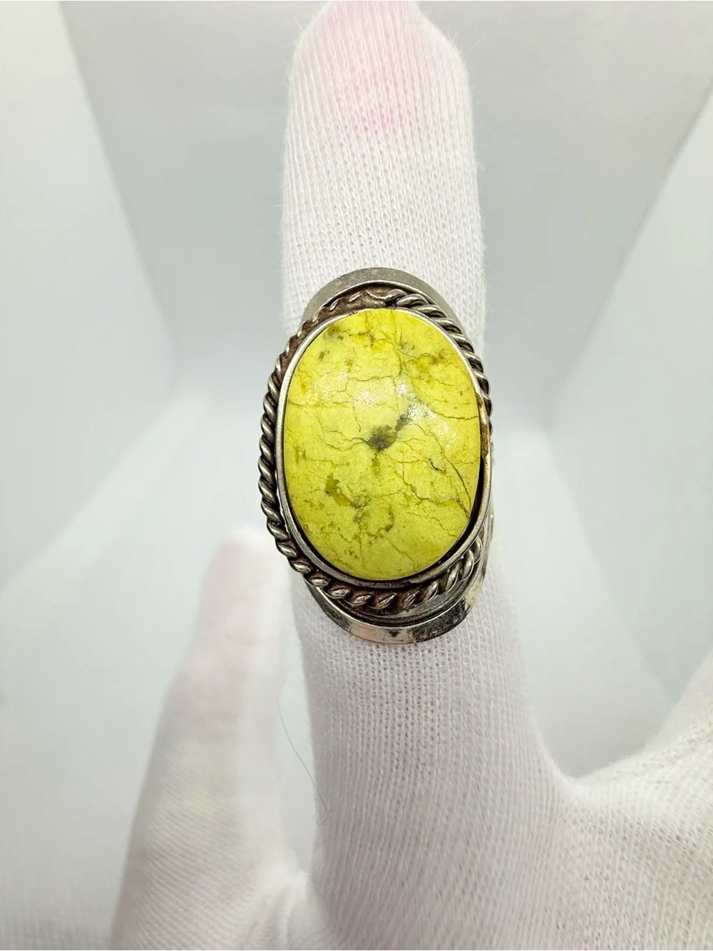 Vintage Southwest Sterling Silver Yellow Turquoise Oval Statement Ring!